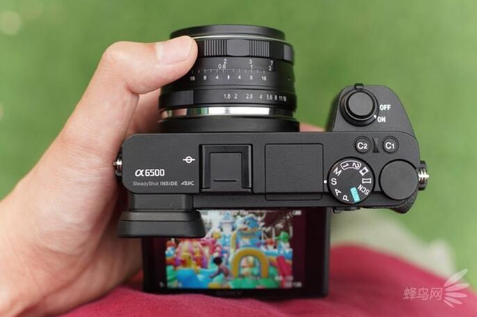 精細調焦與馥郁色彩 美科25mm f1.8鏡頭評測