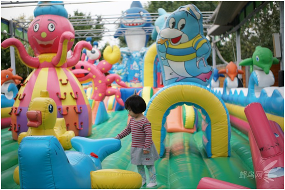 精細調焦與馥郁色彩 美科25mm f1.8鏡頭評測